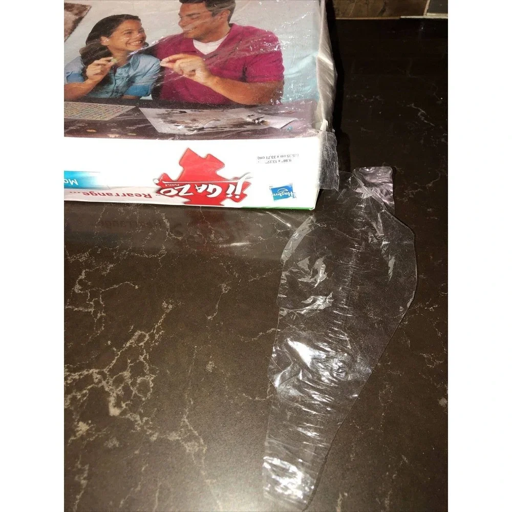 Hasbro Jigazo 300‎ Piece Puzzle Family 8+ Factory 2010 *partially sealked